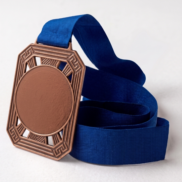 Imagem de MEDALHA GRANDE RETANGULAR METALIZADA NA COR BRONZE - 80600-AZ-BN